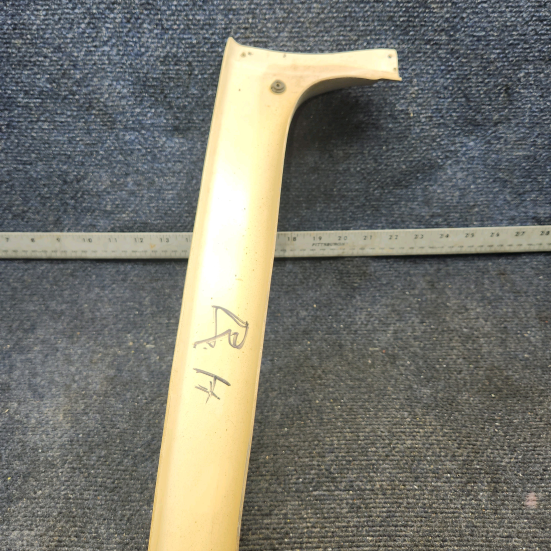 Used aircraft parts for sale, 79171-008 Piper PA28RT-201 Window Frame Center Right