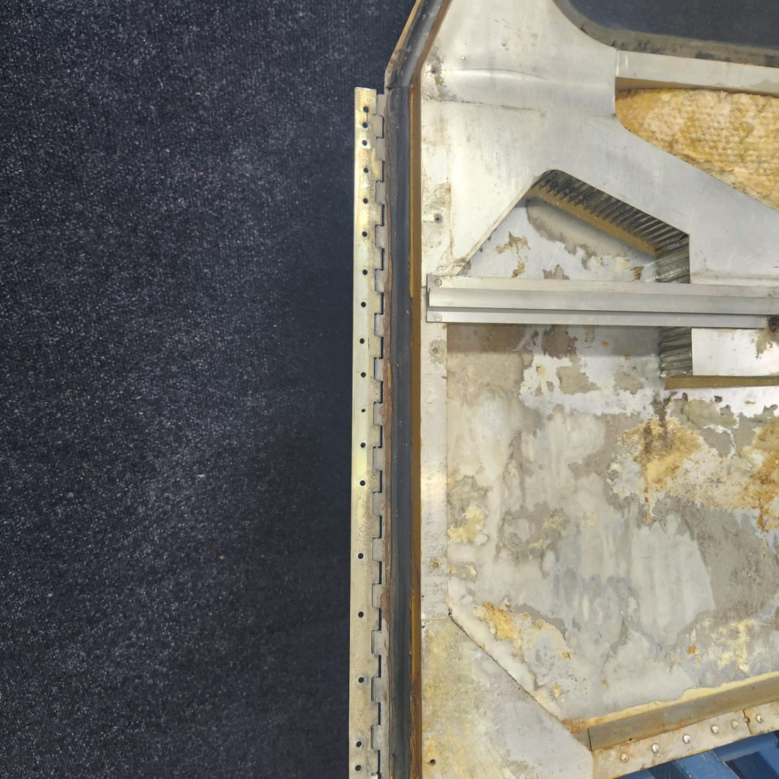 Used aircraft parts for sale, 169-420010-651 Beechcraft A23A Musketeer Custom III STRUCTURE CABIN DOOR RH