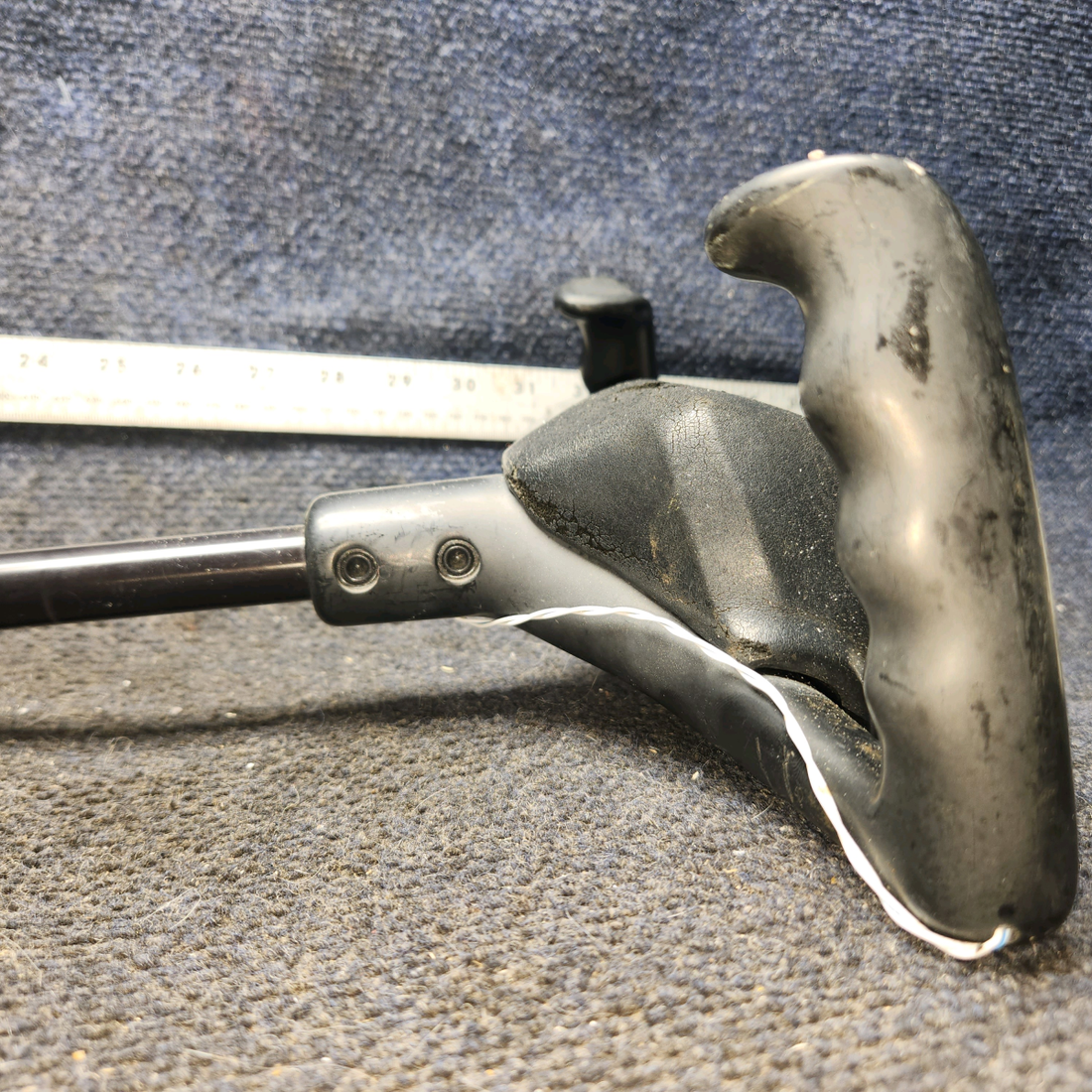 Used aircraft parts for sale, 0513260-3 cessna 172N Control Wheel Assembly – LH & RH with Switch