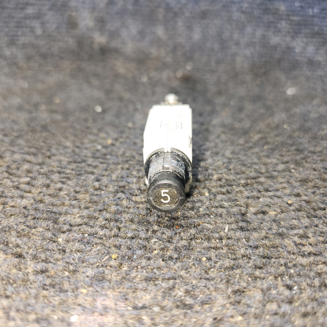Used aircraft parts for sale, 7277-2-5 Klixon 7277 cessna 150G Push-Pull Circuit Breaker - 5 Amps