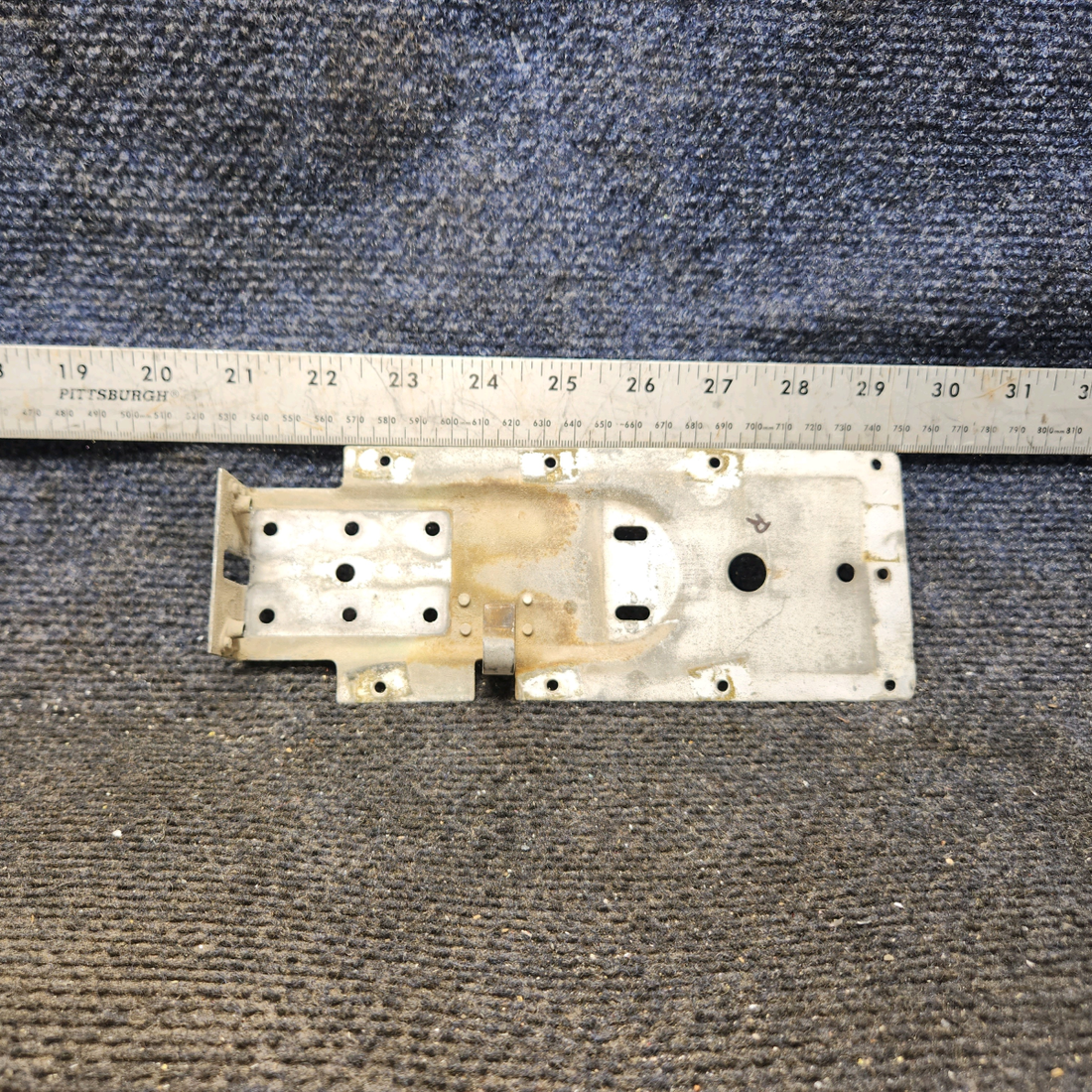 Used aircraft parts for sale, 0413388-1 cessna 150G Mounting Plate Assembly
