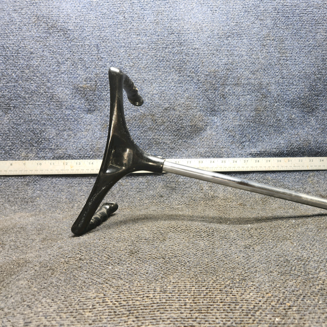 Used aircraft parts for sale, 0513240-4 cessna 150G Control Wheel (Yoke)