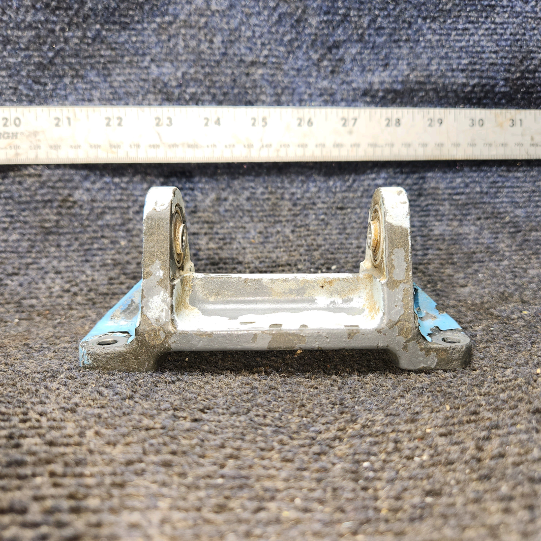 Used aircraft parts for sale, 95-610011-1 Beechcraft 35-33 Hinge Elevator Center