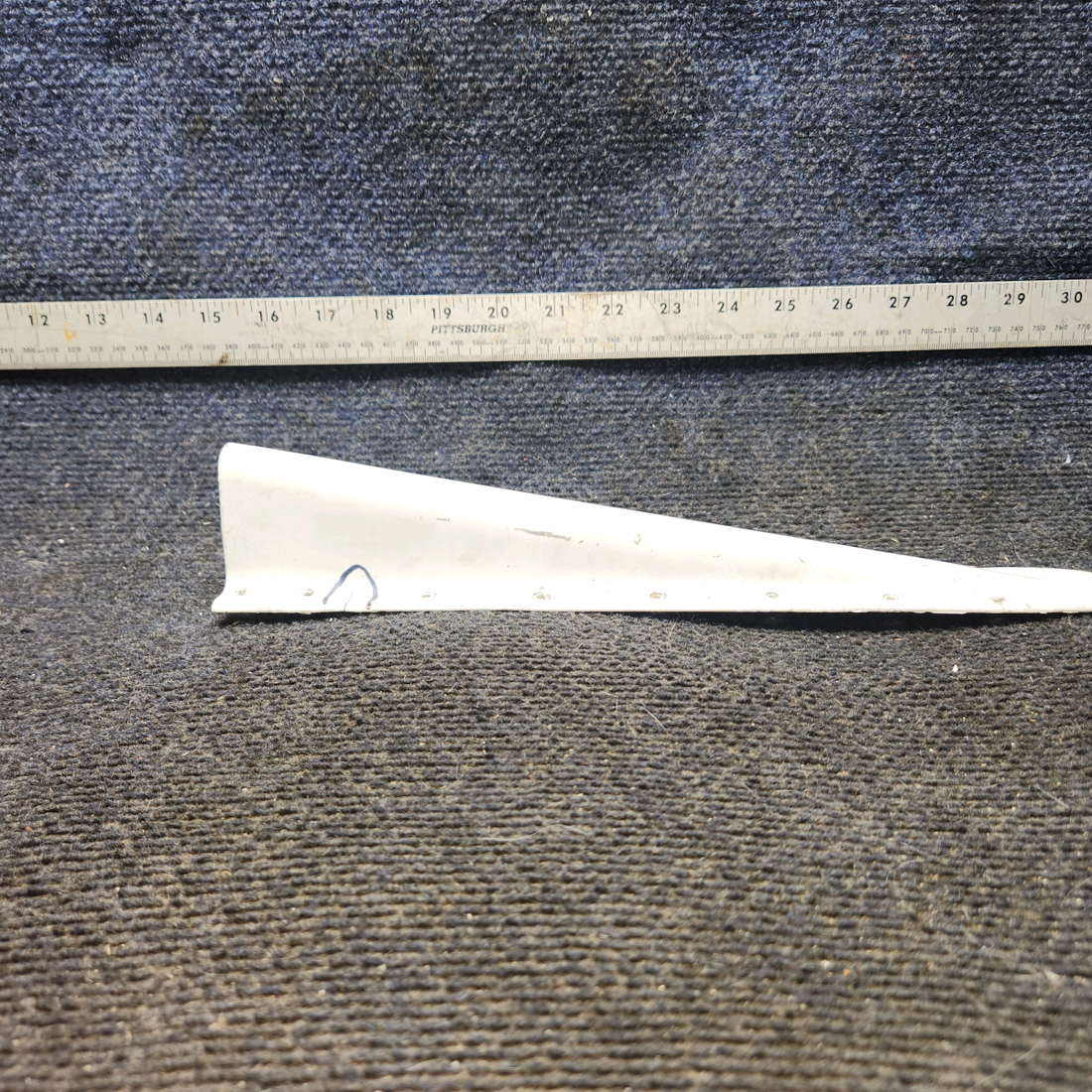Used aircraft parts for sale, 0531020-1 cessna 172N Dorsal Fin Tip