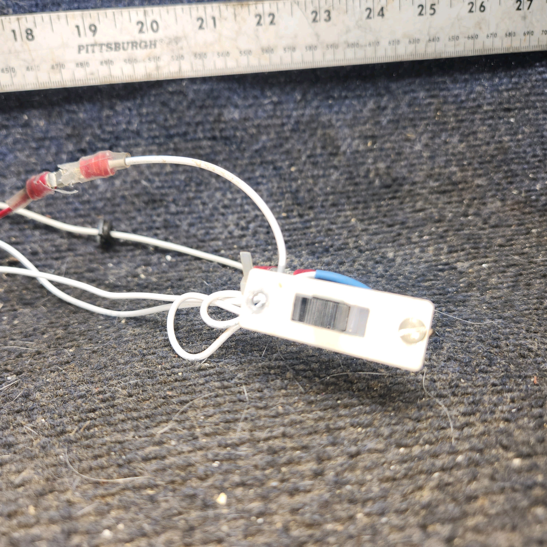 Used aircraft parts for sale, 1470089-14 cessna 172N Map Light Assembly