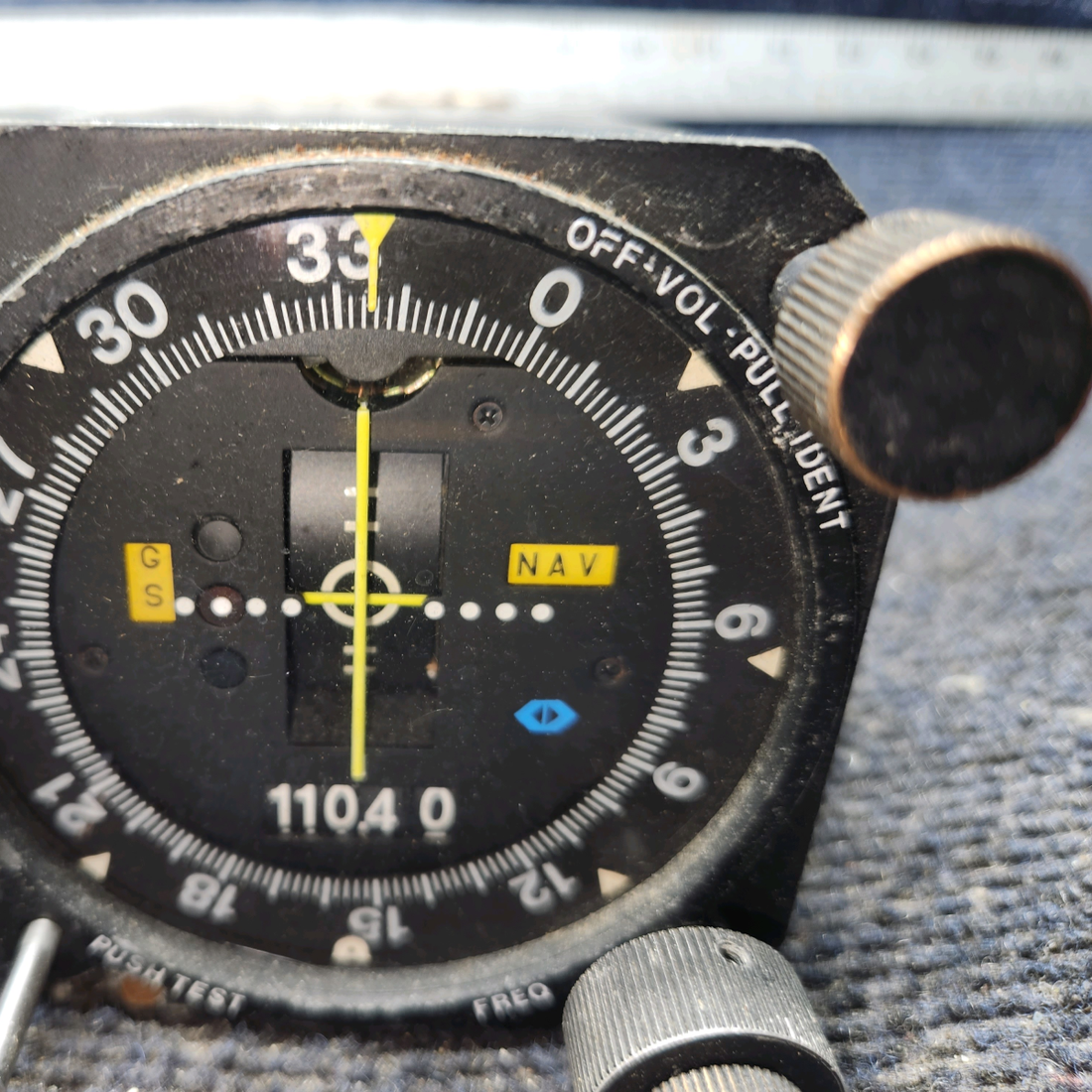 Used aircraft parts for sale, NAV-122 TSO Narco Beechcraft 35-33 Glideslope Indicator with Nav Receiver 14 V