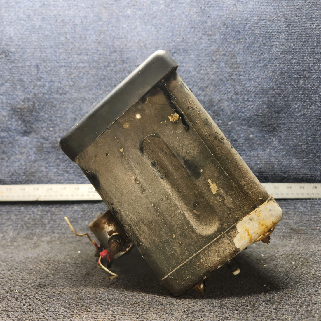 Used aircraft parts for sale, 0413402-2, 0413402-6 cessna 150G Battery Box with Lid
