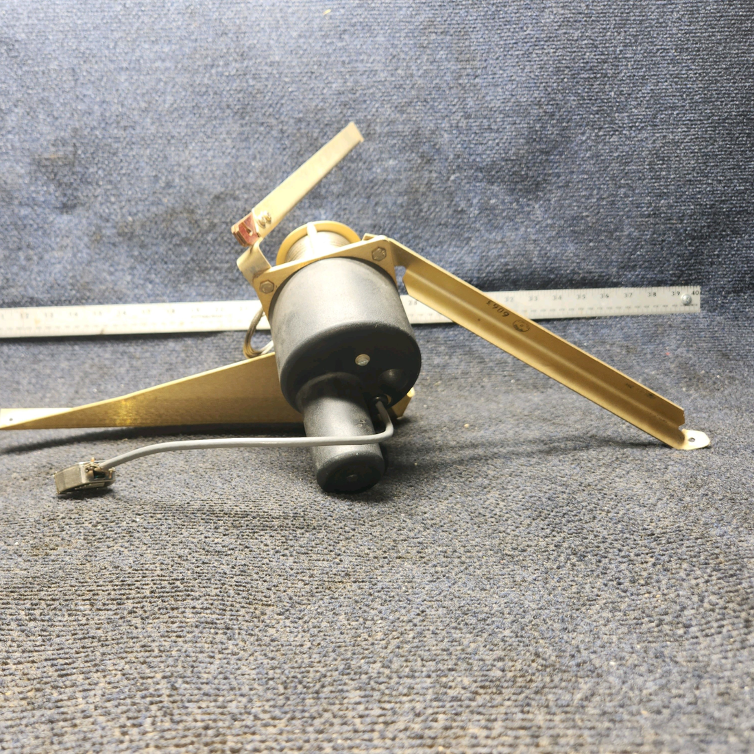 Used aircraft parts for sale, 0107-P4 S-Tec Cessna 182G Autopilot Pitch Servo Assembly