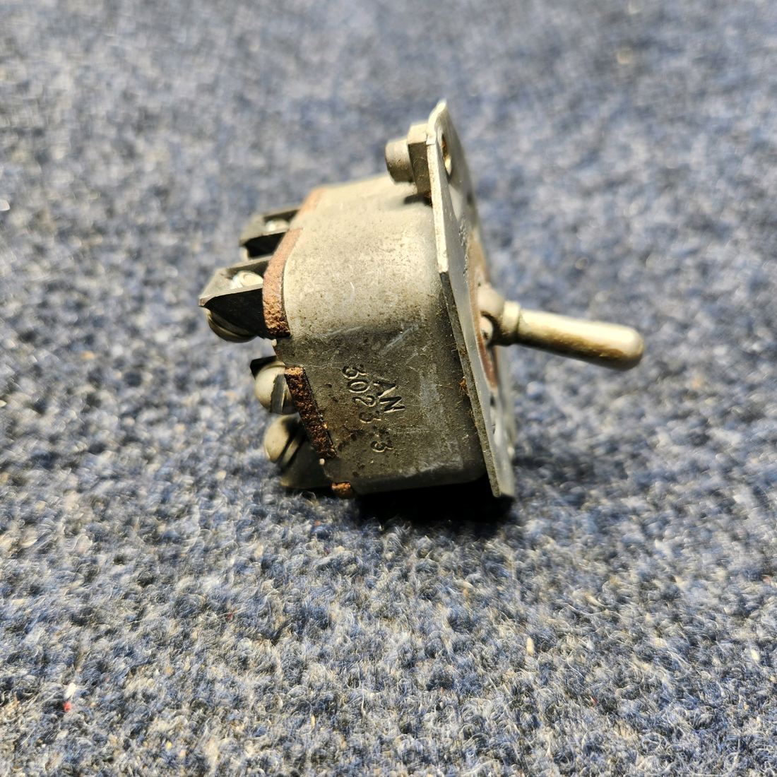 Used aircraft parts for sale, AN3023-3 BEECHCRAFT F35 BEECHCRAFT BONANZA TOGGLE SWITCH