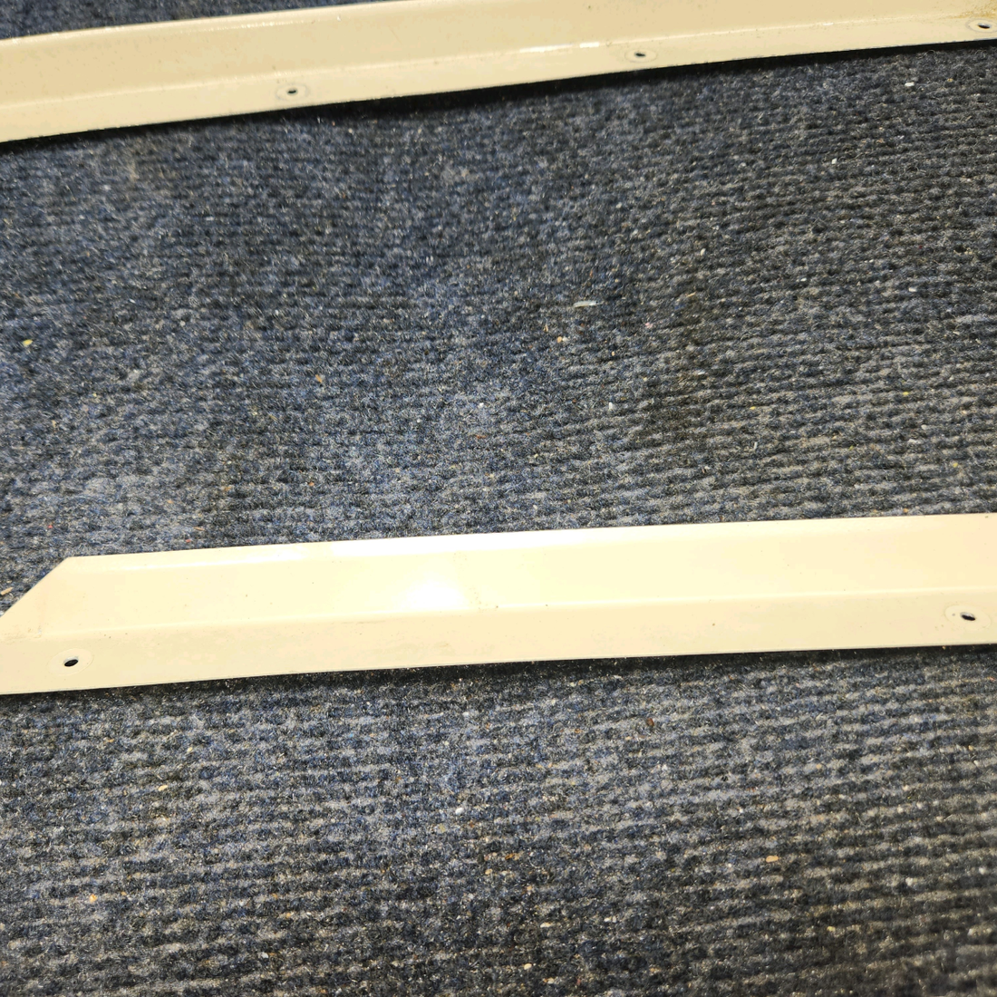 Used aircraft parts for sale, 630171-008 Piper PA28-140 REAR LH RETAINERS AND PLATE WINDOW SET