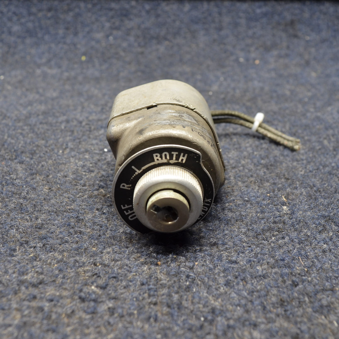 Used aircraft parts for sale, 10-357290-1 Cessna C175 BENDIX IGNITION SWITCH