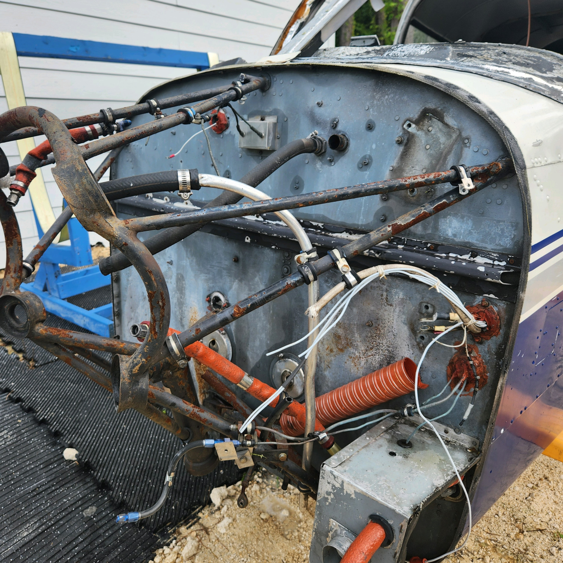 Used aircraft parts for sale, Piper PA28-140 Fuselage PIPER PA28-140 PIPER PA28-140 FUSELAGE W LOGS- NO AIRWORTHINESS - "ONLY FOR PARTS"