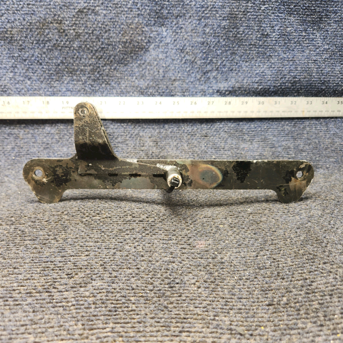 Used aircraft parts for sale, 35473-001 Piper PA28-161 Aileron Bellcrank RH