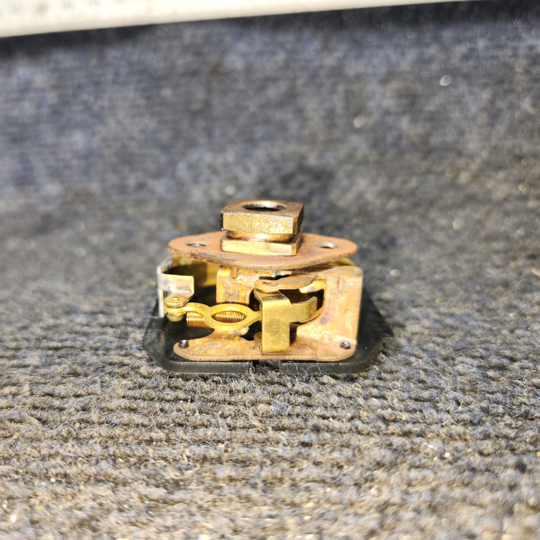 Used aircraft parts for sale, 1509413 Continental, Lycoming Oil Pressure Gauge Indicator