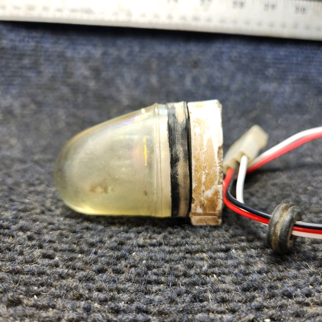 Used aircraft parts for sale, A427 WHELEN Beechcraft C23 SUNDOWNER Strobe Light Lens
