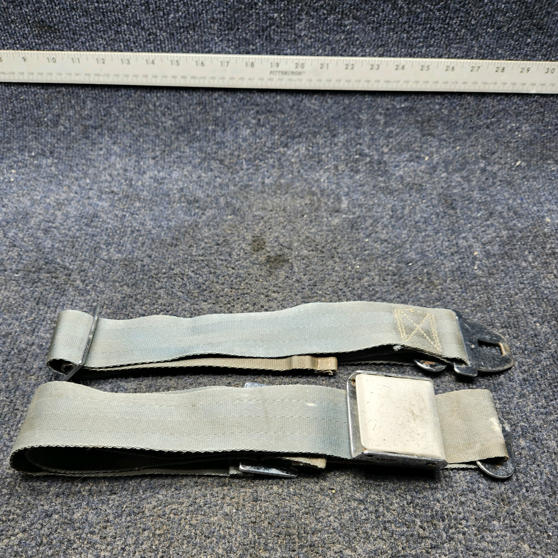 Used aircraft parts for sale, Pa-28 Seat Belt America Safety PIPER PA28-140 PA-28-140 PILOT AND CO-PILOT SEATBELT SET