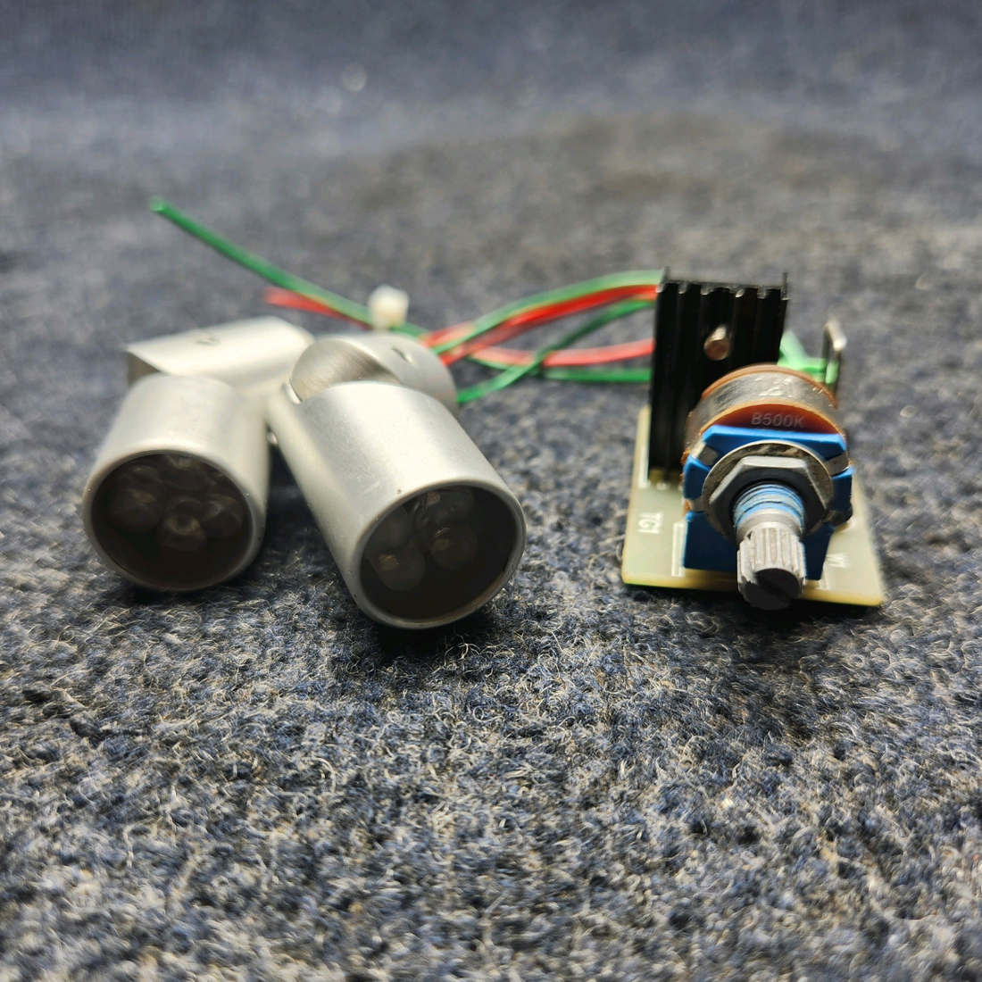 Used aircraft parts for sale, Led Dome Light PIPER PA28-140 LED DOME LIGHT ASSY WITH DIMER (VOLTS: 14)