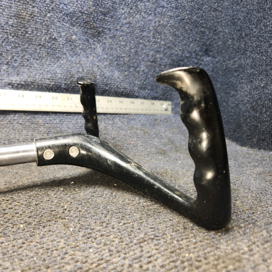 Used aircraft parts for sale, 0513240-4 cessna 150G Control Wheel (Yoke)