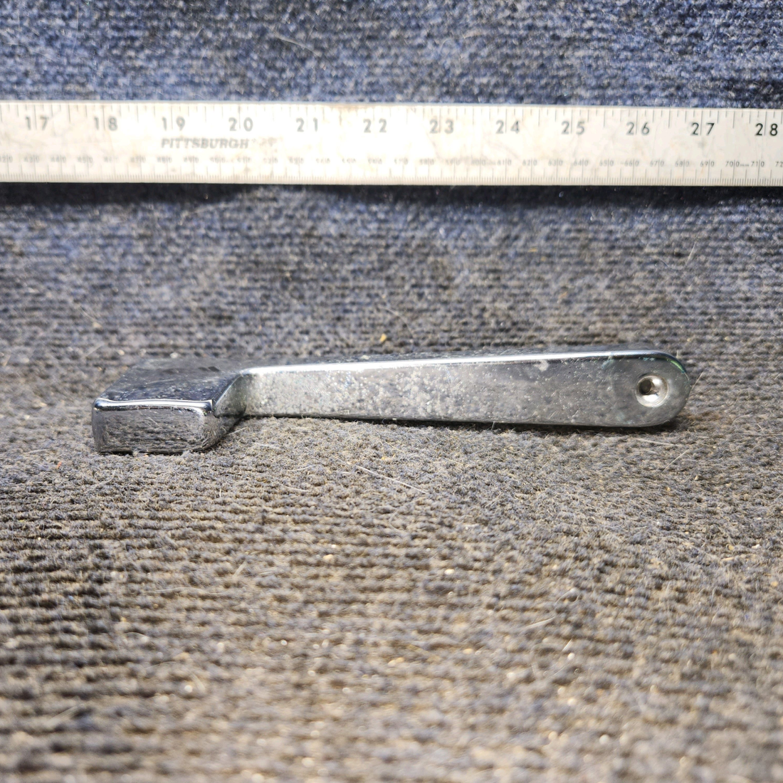 Used aircraft parts for sale, 1217053-4 cessna 172N Cabin Door Handle