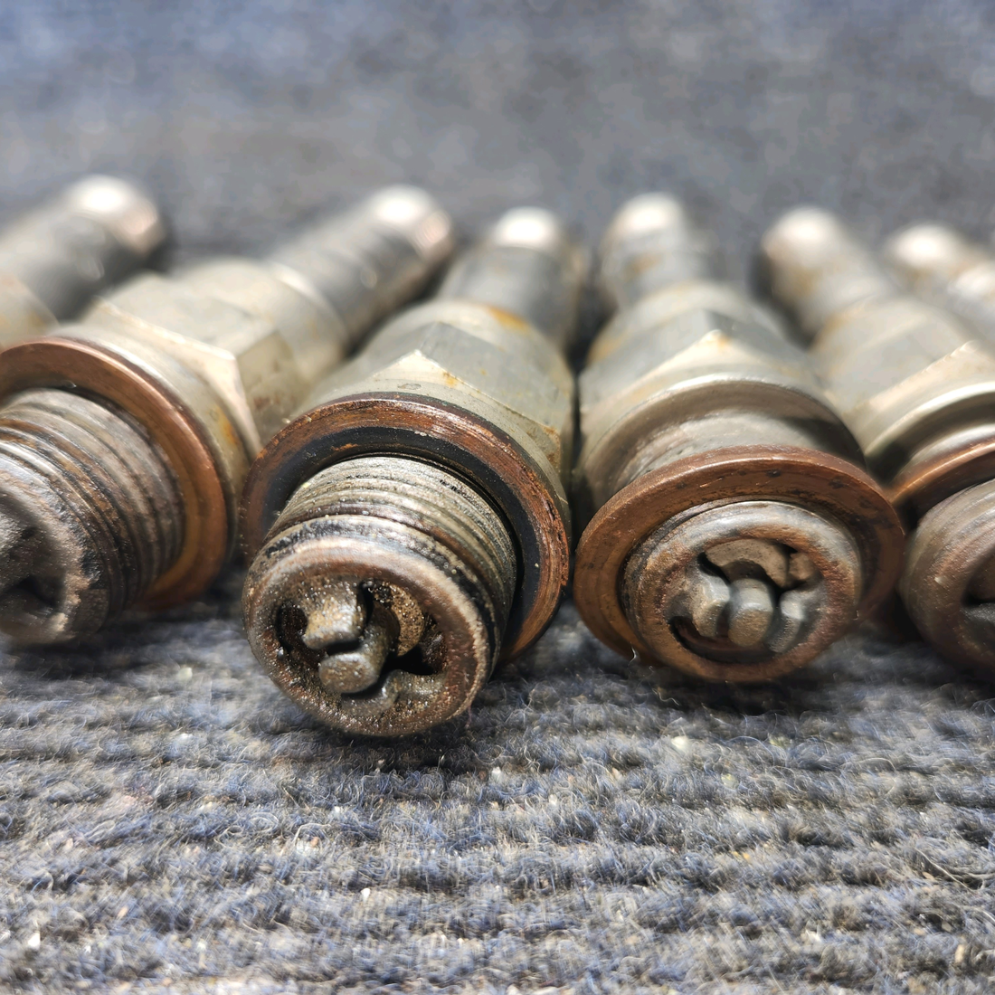 Used aircraft parts for sale, UREM38E Tempest UREM38E Piper PA28-161 Spark Plug - Set of 8