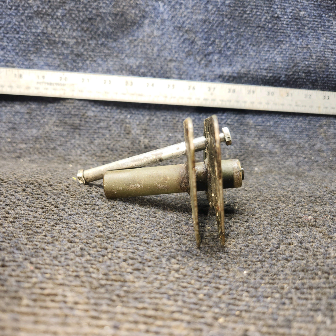 Used aircraft parts for sale, 0523223-1 cessna 150G Aileron Bellcrank Assembly – RH