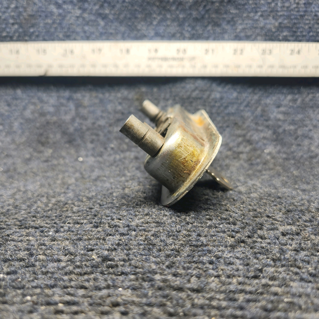 Used aircraft parts for sale, 1040BCH Beechcraft A23A Musketeer Custom III RICHARD DECKER CO CABIN DOOR LATCH OUT W/ KEY