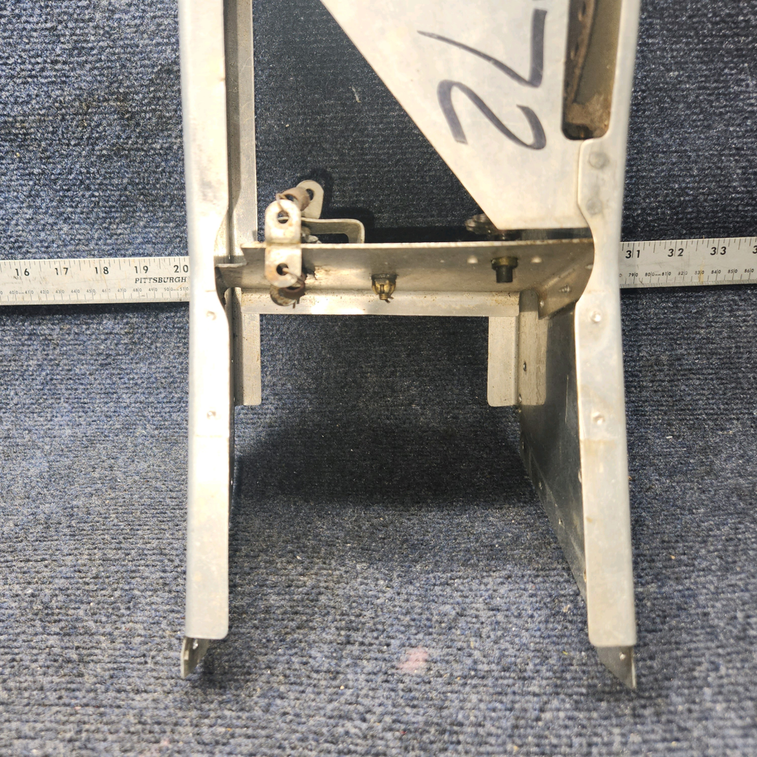 Used aircraft parts for sale, 2413013-200 Cessna 172RG Console Assy