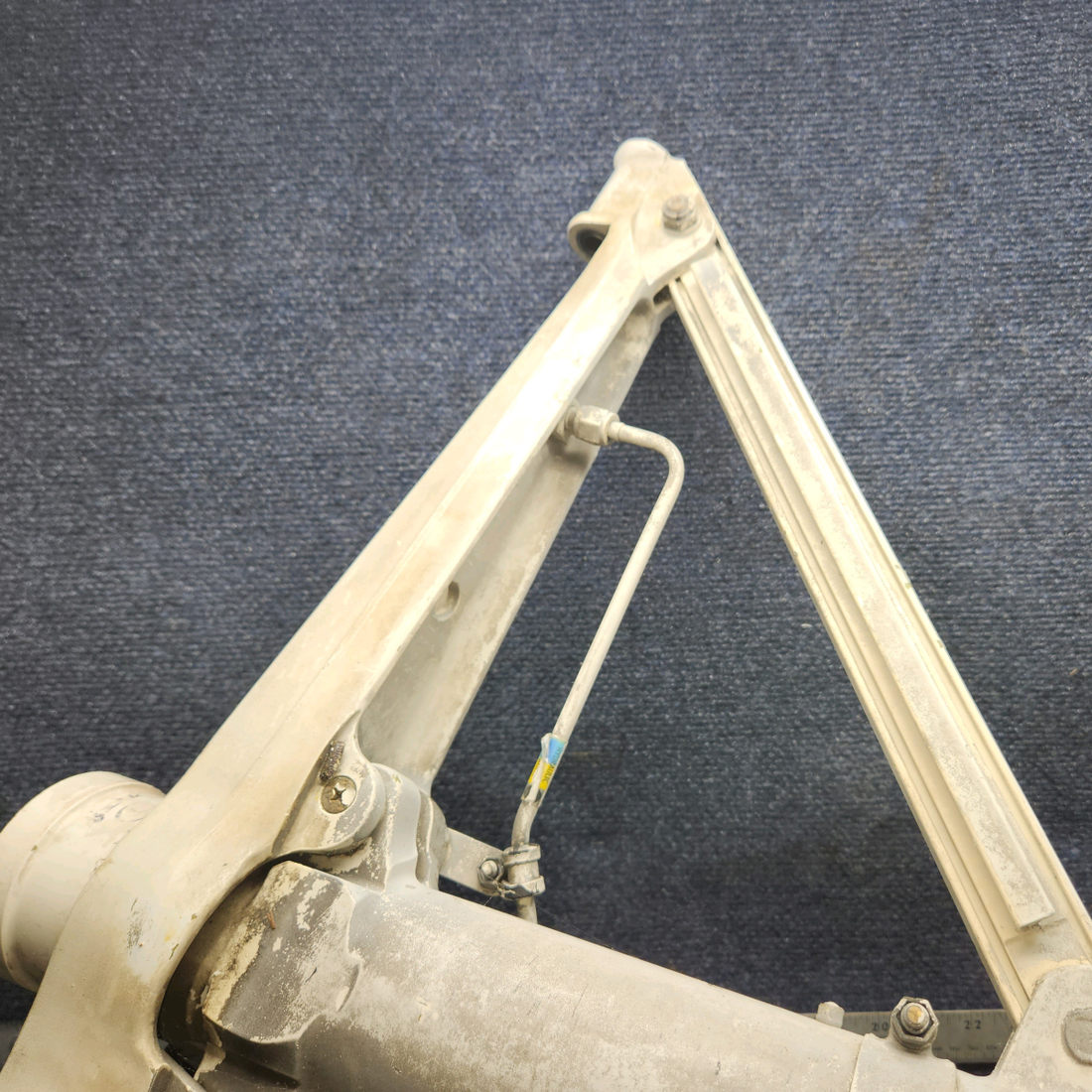 Used aircraft parts for sale, 95-810002-618 BEECHCRAFT 95-55B Gear Assy Main - RH