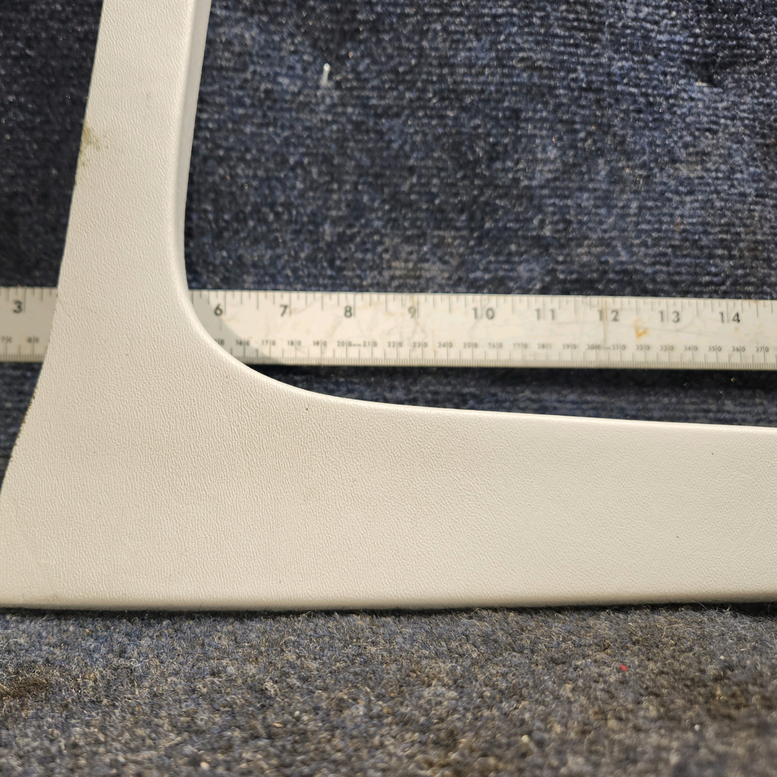 Used aircraft parts for sale, P0500210-40-LG Premier Aero Cessna 172E Side Window Molding RH