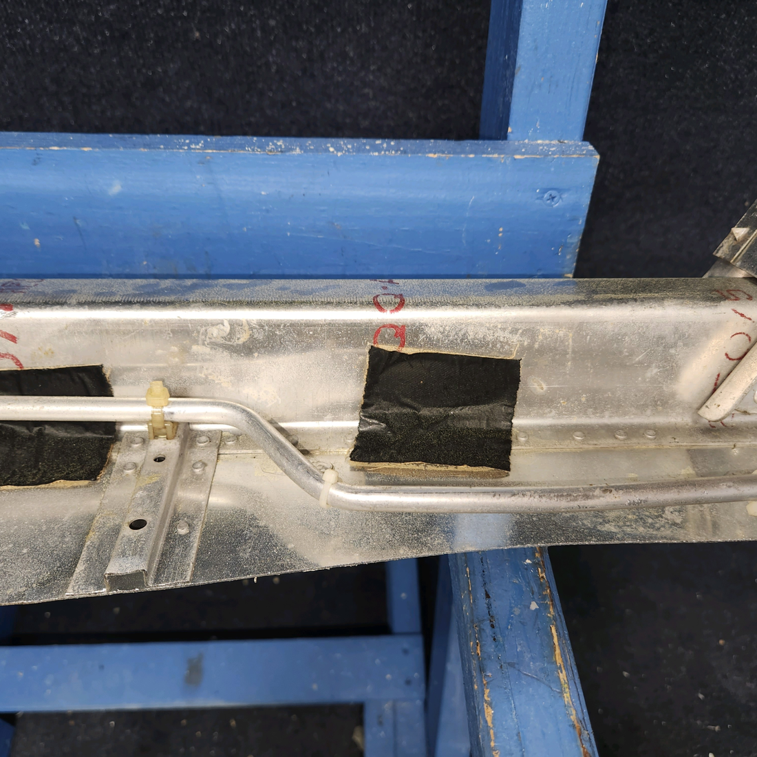 Used aircraft parts for sale, 0511162-5 CESSNA 172K FUSELAGE CENTER SECTION FWD SPAR