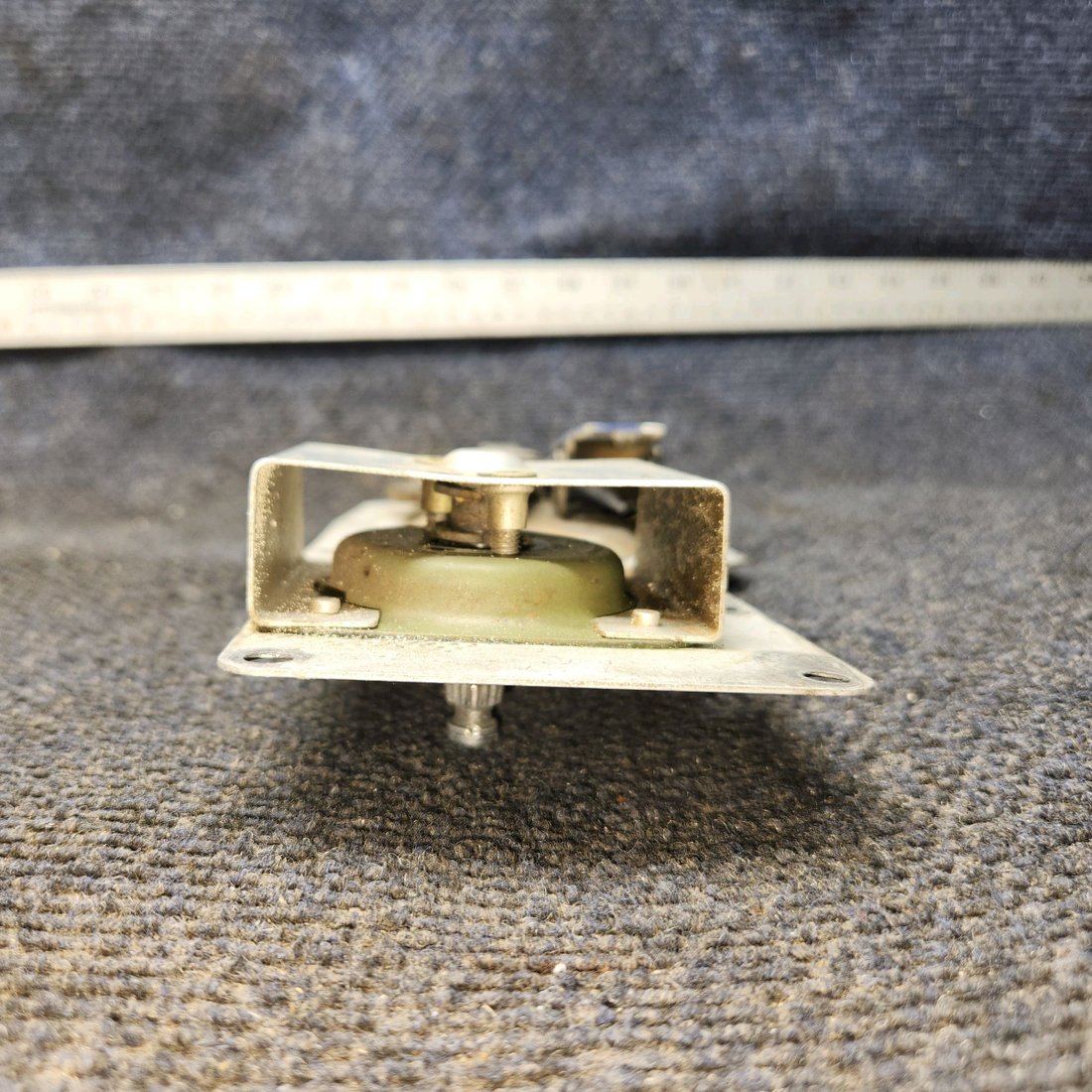 Used aircraft parts for sale, 0711061-6 Cessna 182G Cabin Door Latch Assembly LH