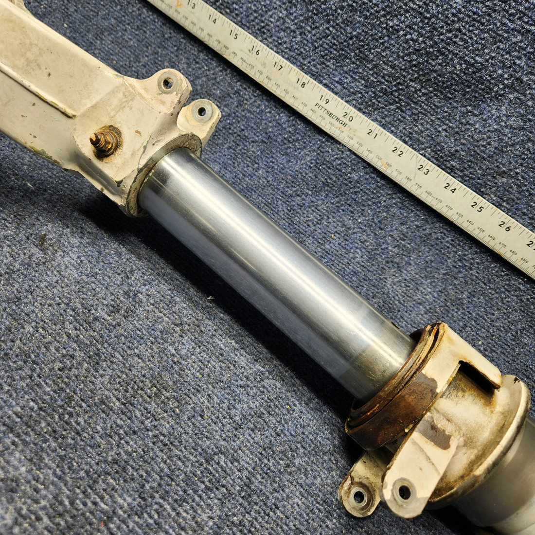 Used aircraft parts for sale, 2443006-202 / 2443006-201 CESSNA C172RG NOSE SHOCK STRUT ASSY
