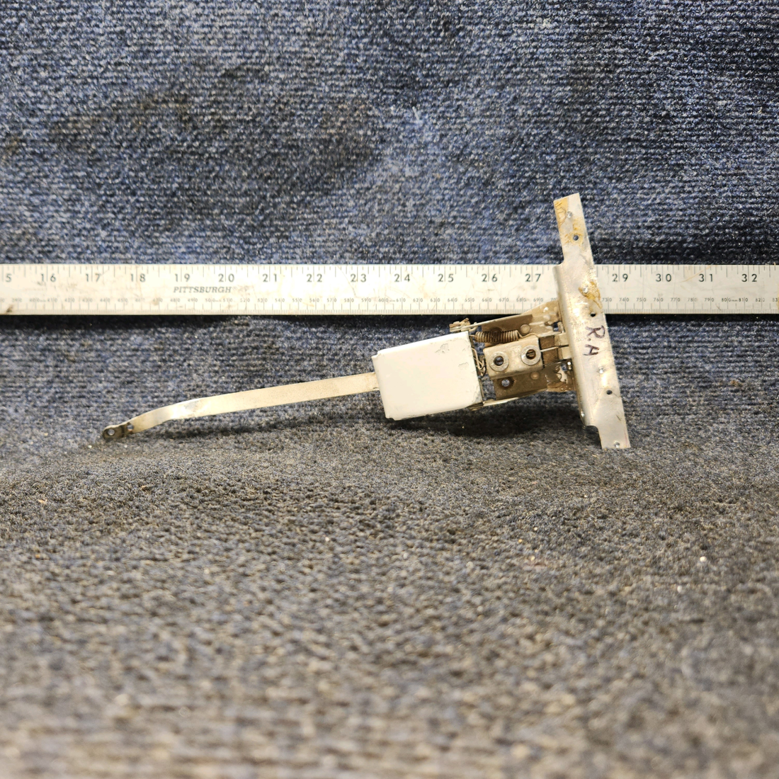 Used aircraft parts for sale, 0511112-17 Cessna 172 Cabin Door Latch Assembly "Has Repair"
