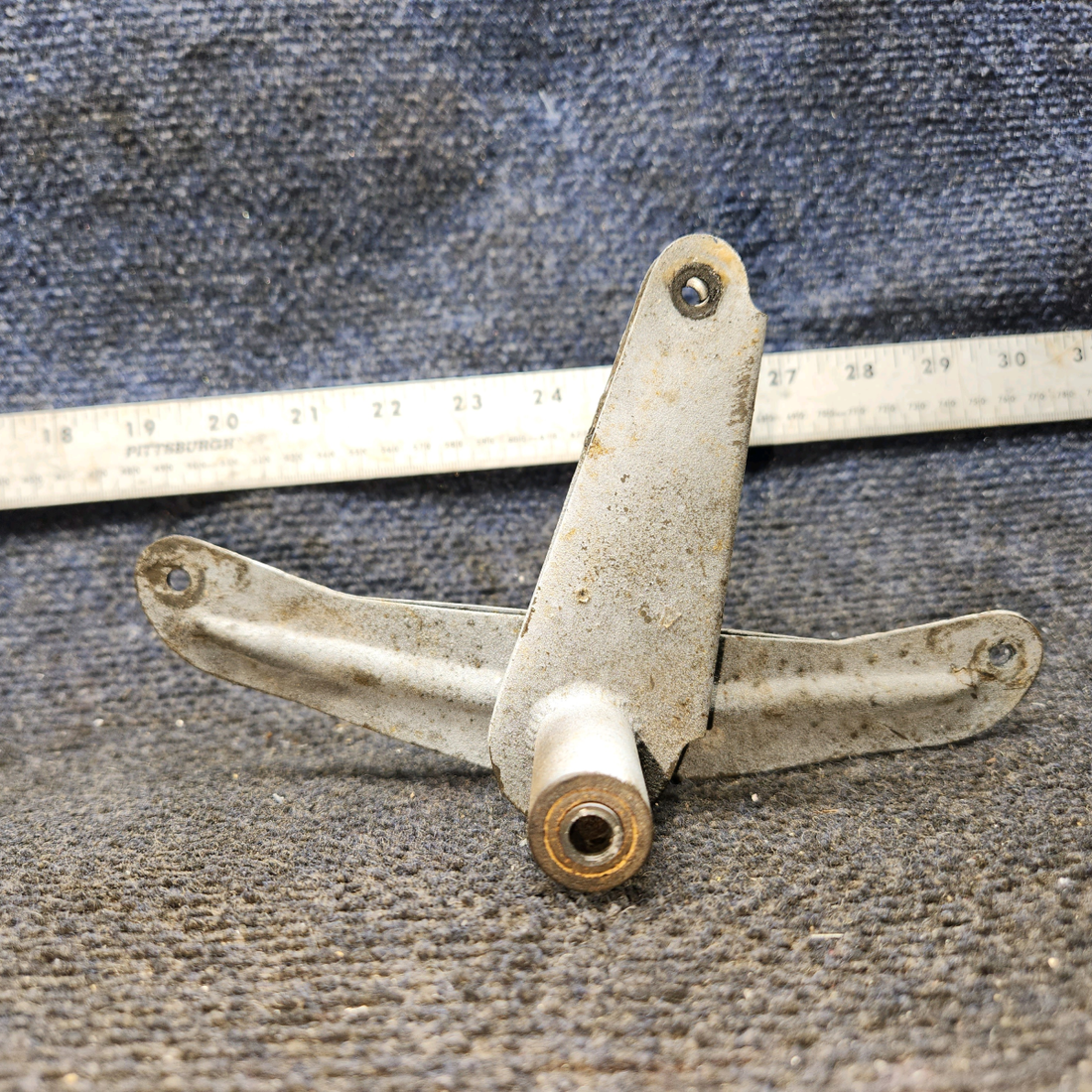 Used aircraft parts for sale, 0523535 Cessna 172E Flap Bellcrank Assy LH