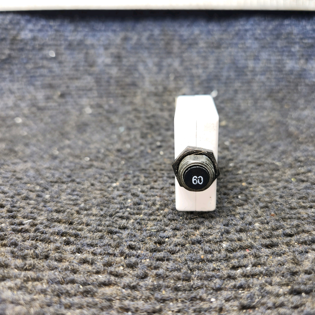 Used aircraft parts for sale, 1648-003-060 Mechanical Products Cessna 182G Push Breaker (Amps: 60)
