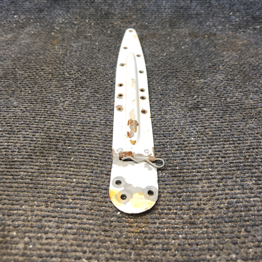 Used aircraft parts for sale, 0511238-1 cessna 172N Hinge Half Assembly