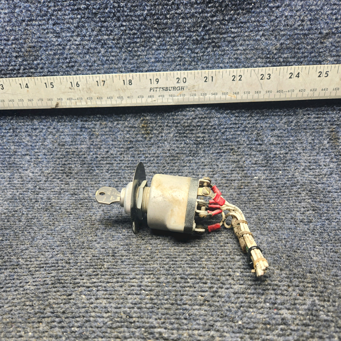 Used aircraft parts for sale, 10-357210-1-E Bendix Beechcraft A23A Musketeer Custom III IGNITION SWITCH AND KEY