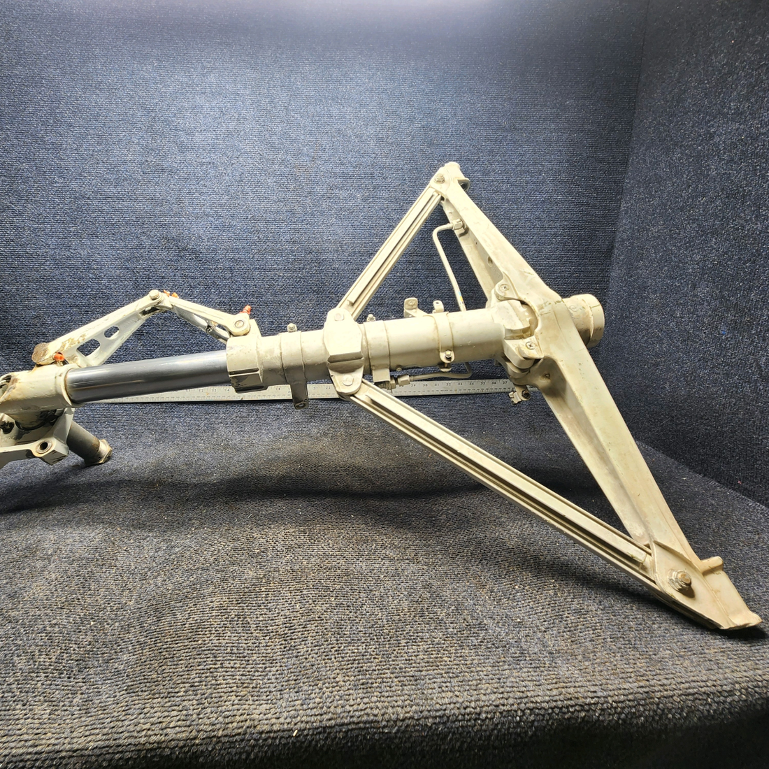 Used aircraft parts for sale, 95-810002-613 BEECHCRAFT 95-55B Gear Assy Main - LH