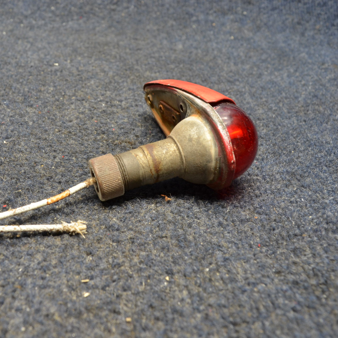 Used aircraft parts for sale, C622001-0201 Cessna C175 CESSNA WING POSITION LIGHT ASSY W/ RED LENS