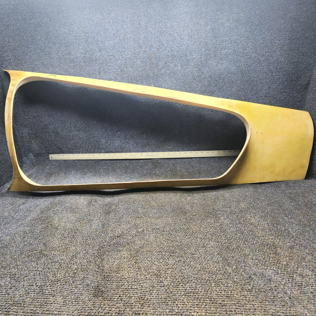 Used aircraft parts for sale, 95-420015-93 BEECHCRAFT 95-55B Aft Window Molding - LH