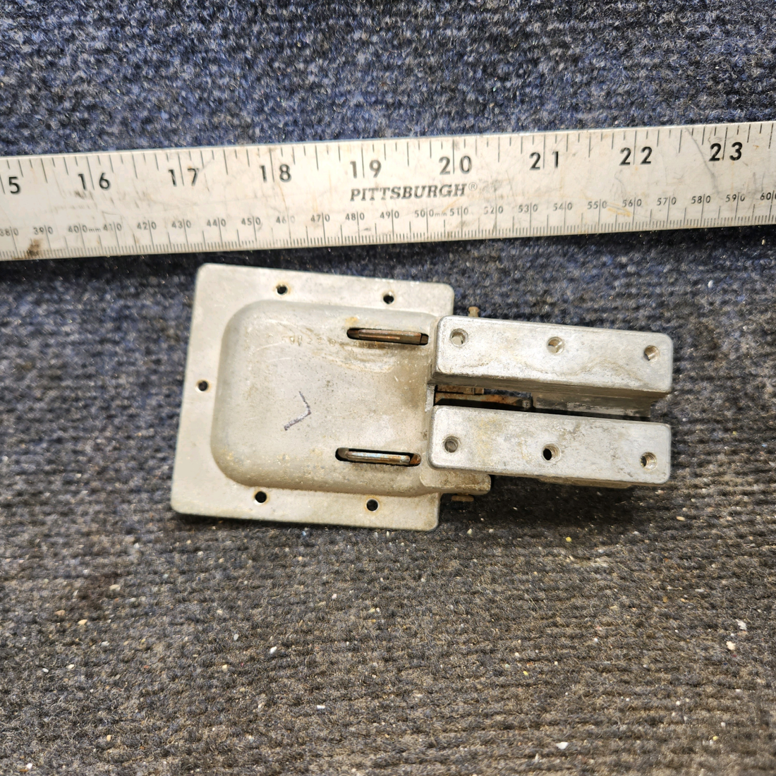 Used aircraft parts for sale, 0511258-1 cessna 150G Cabin Door Latch Housing Assembly – LH or RH