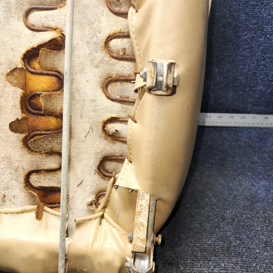 Used aircraft parts for sale, 0400118-90 Cessna C-150J Co-pilot Right Seat Assy