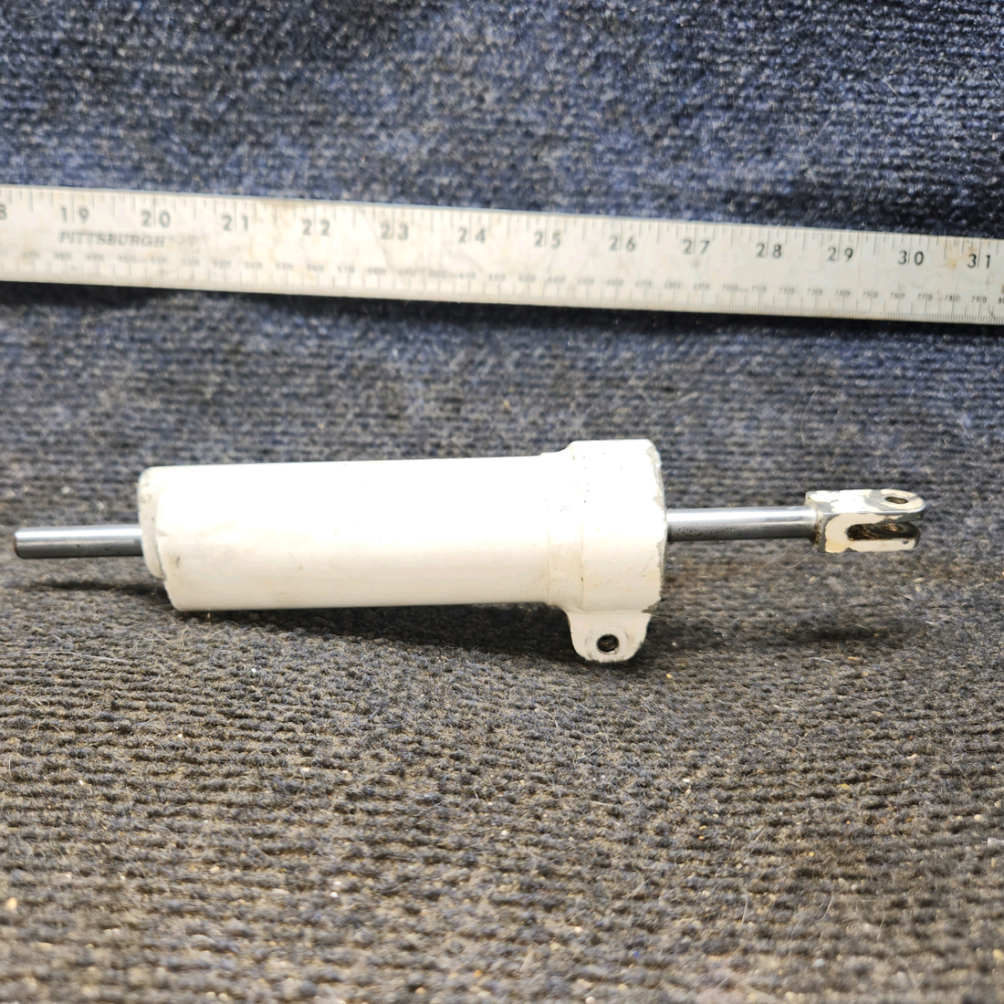 Used aircraft parts for sale, 0442512-1 cessna 172N Shimmy Dampener Assembly