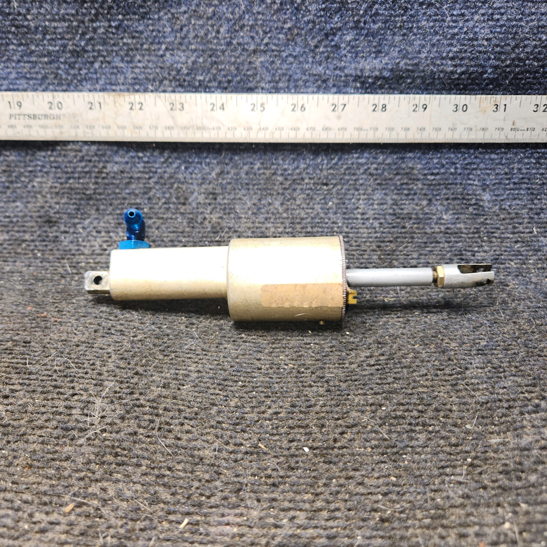 Used aircraft parts for sale, 0541138-22 cessna 172N Brake Master Cylinder
