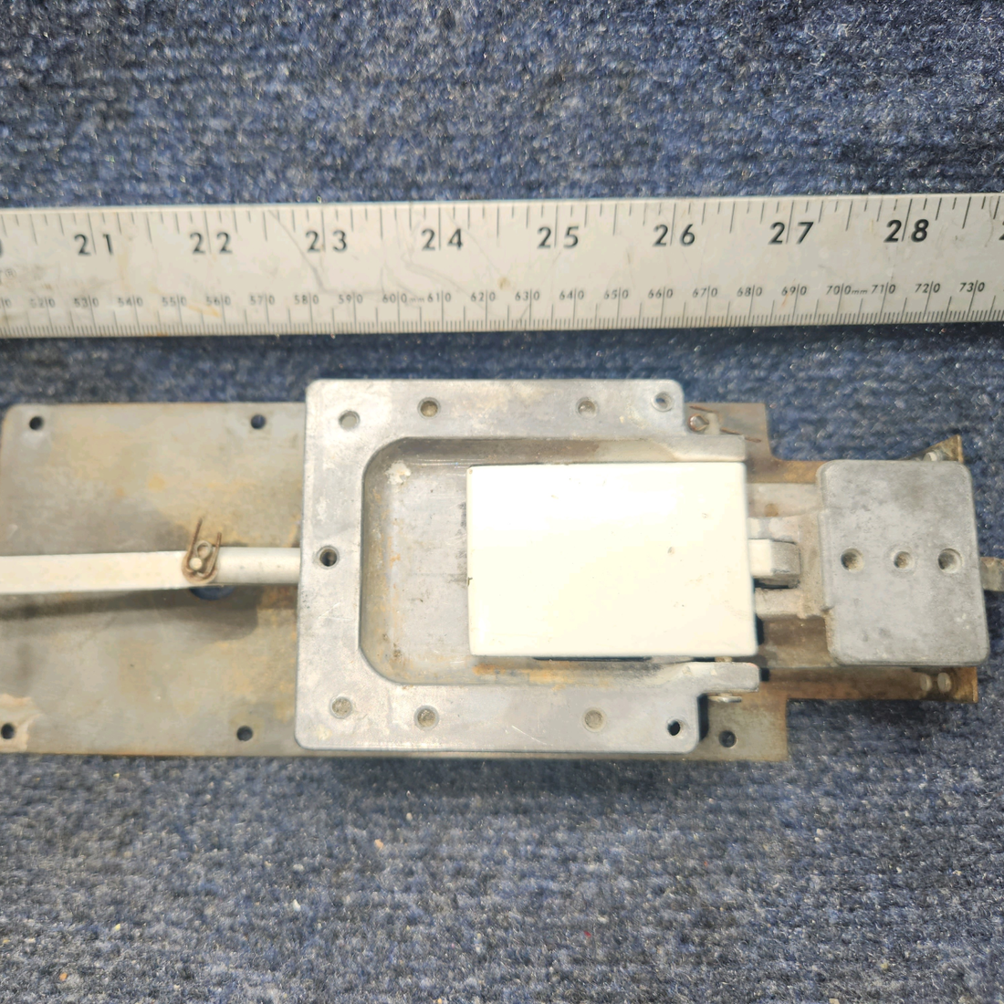 Used aircraft parts for sale, 0413387-4 Cessna C-150J Door Latch Assy RH