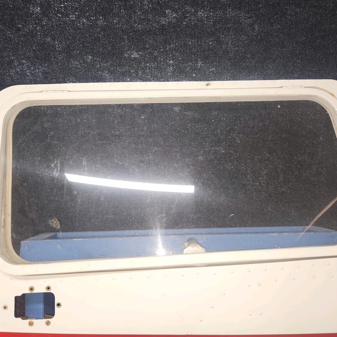 Used aircraft parts for sale, 0413033-2 cessna 150G Cabin Door – Pilot Side RH