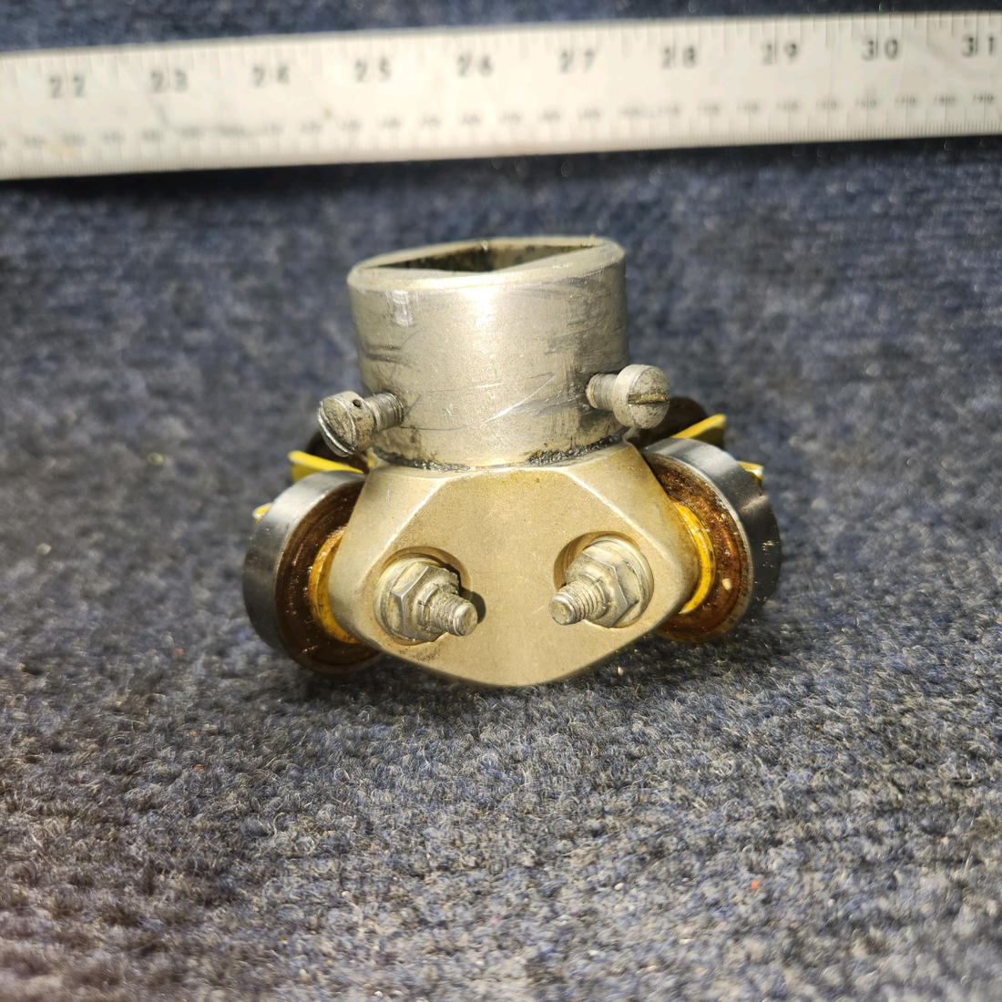 Used aircraft parts for sale, 20963-000 PIPER PA-24-250 Control Wheel Roller Attachment Fitting RH or LH