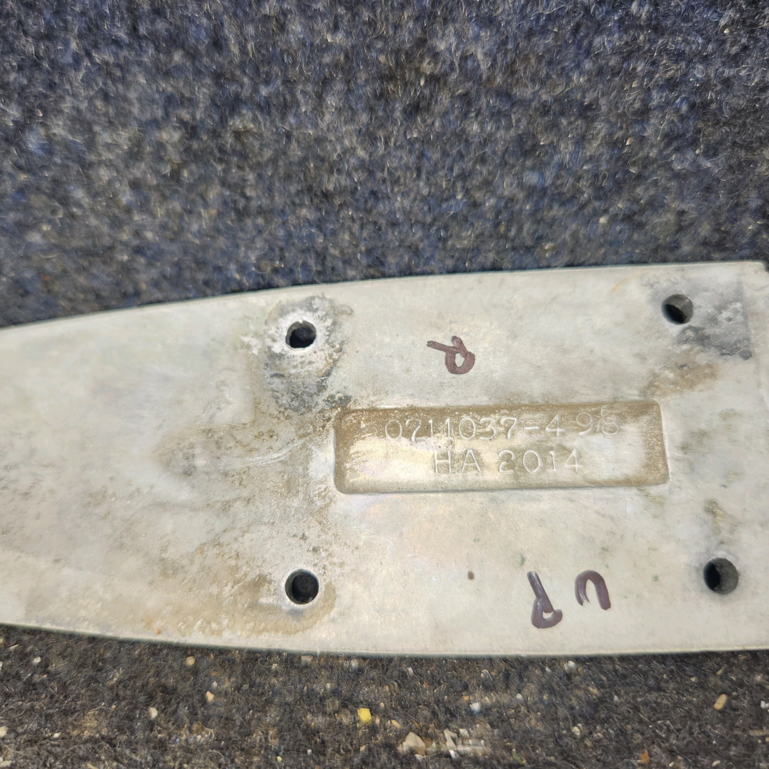 Used aircraft parts for sale, 0413426-3 cessna 150G Hinge Assembly – LH Upper & RH Lower
