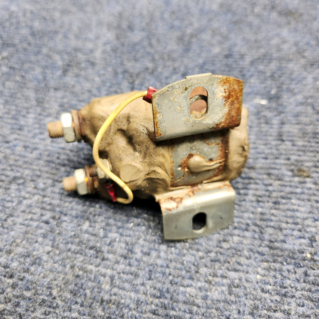 Used aircraft parts for sale, S2475-2 CESSNA C172RG BATTERY SOLENOID (VOLTS: 28)