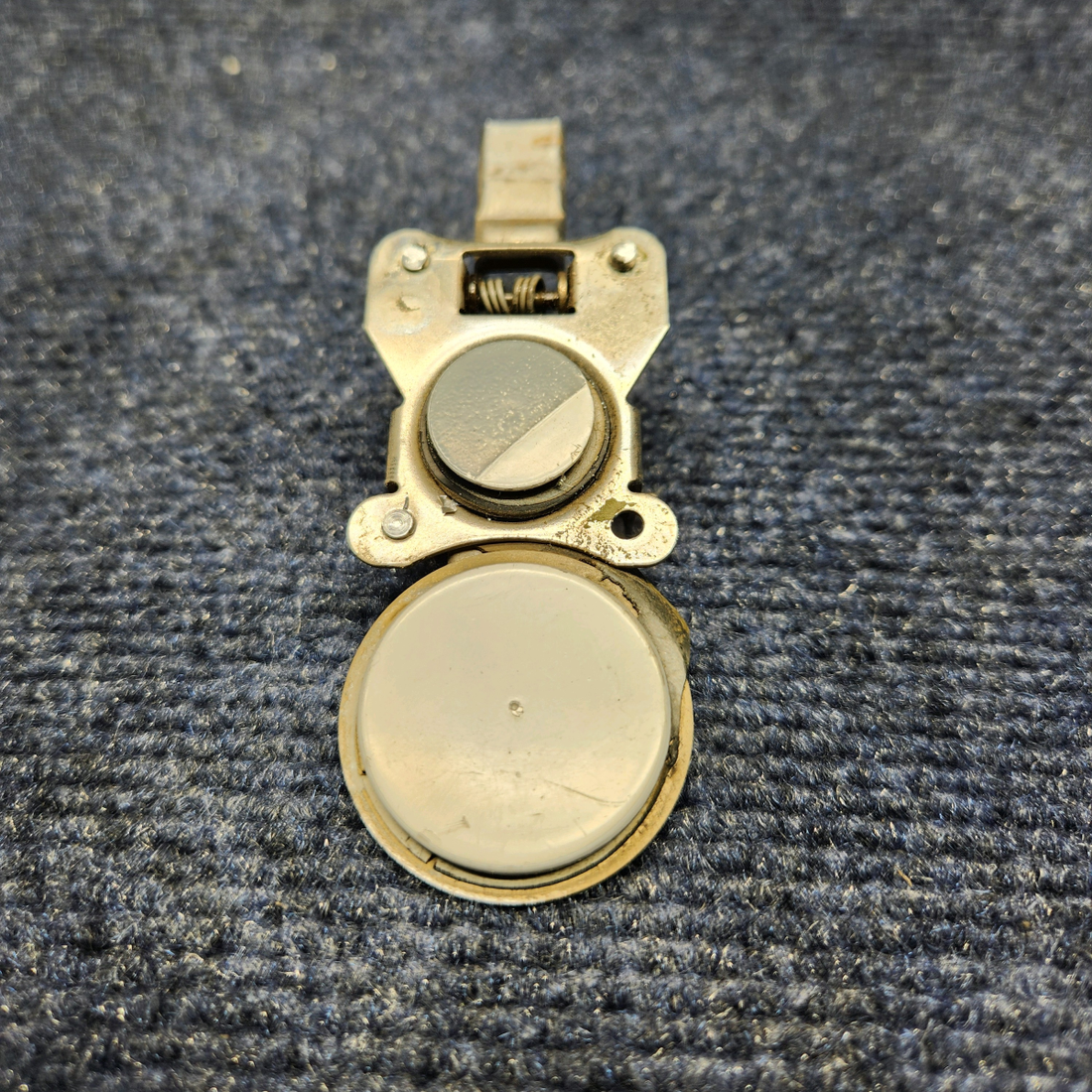 Used aircraft parts for sale, S2455-1 PIPER- CESSNA-BEECH- MOONEY VARIOS CESSNA 172P BAGGAGE DOOR LATCH ASSEMBLY